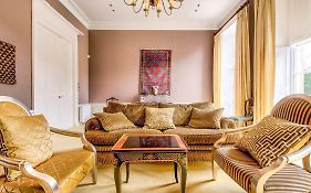 Beautiful City Centre Georgian 4 Bed Townhouse With Private Garden