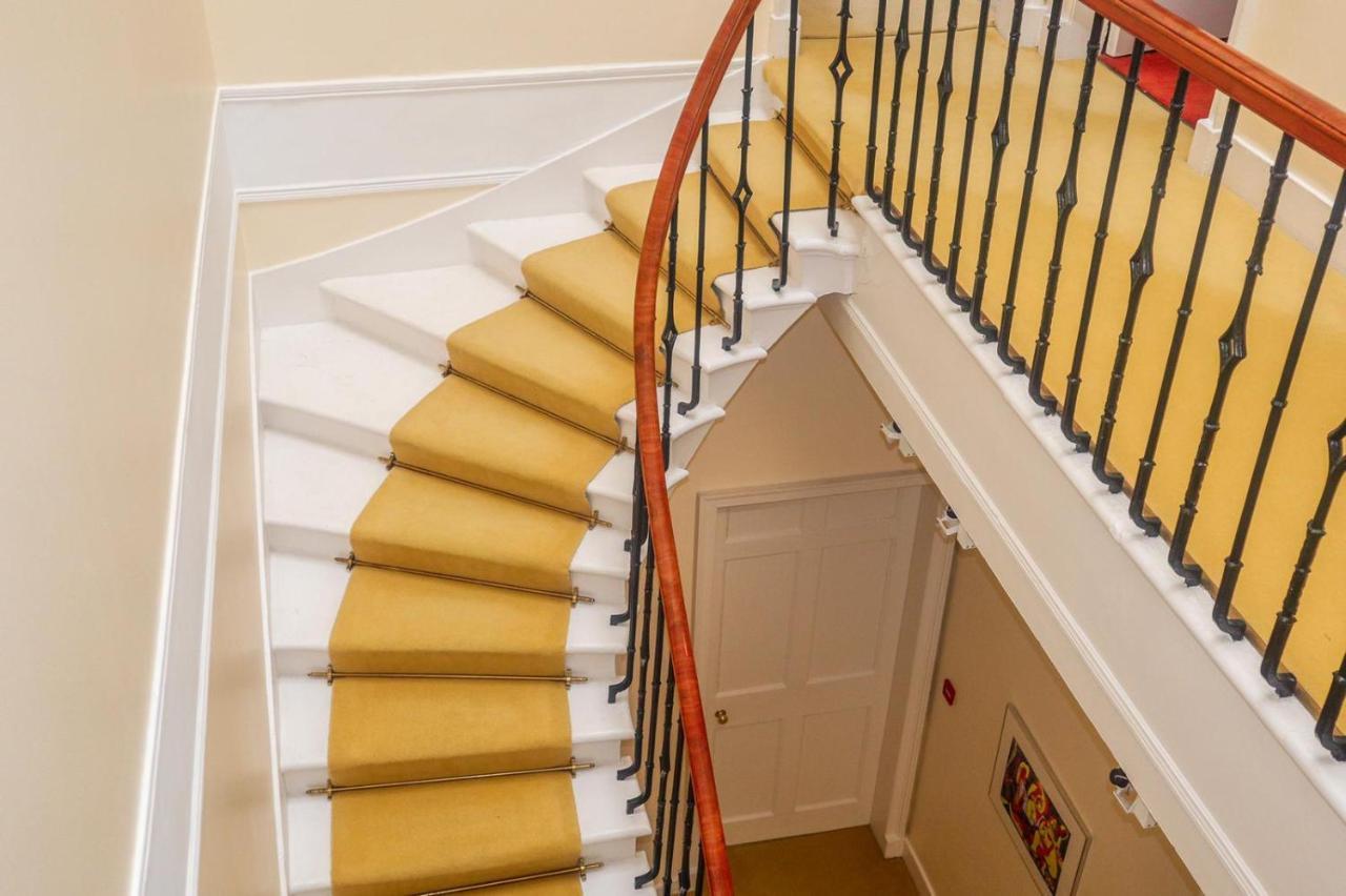 Beautiful City Centre Georgian 4 Bed Townhouse With Private Garden EDI Exterior photo
